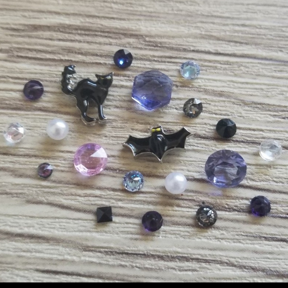 🦉 Cats 'n Bats Charm Set